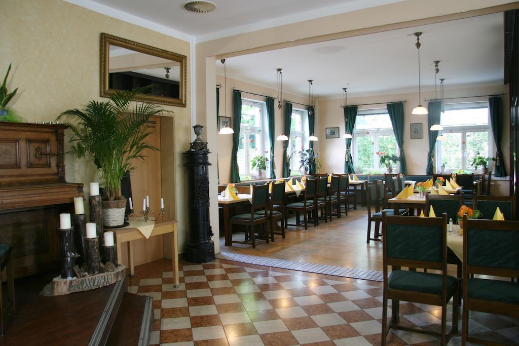 Hotel-Gasthof Eberherr Forstinning Exterior foto